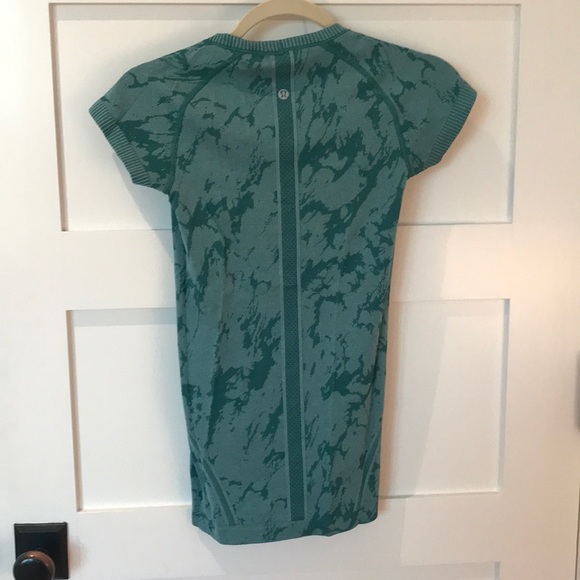 green lulu lemon  top - Picture 2 of 3